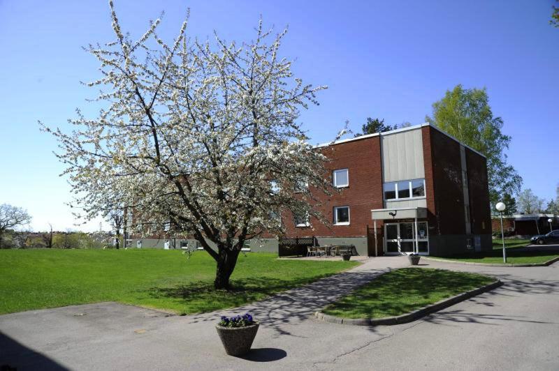 Logi Tuppen, Vandrarhem - Oskarshamns Folkhoegskola Exterior photo